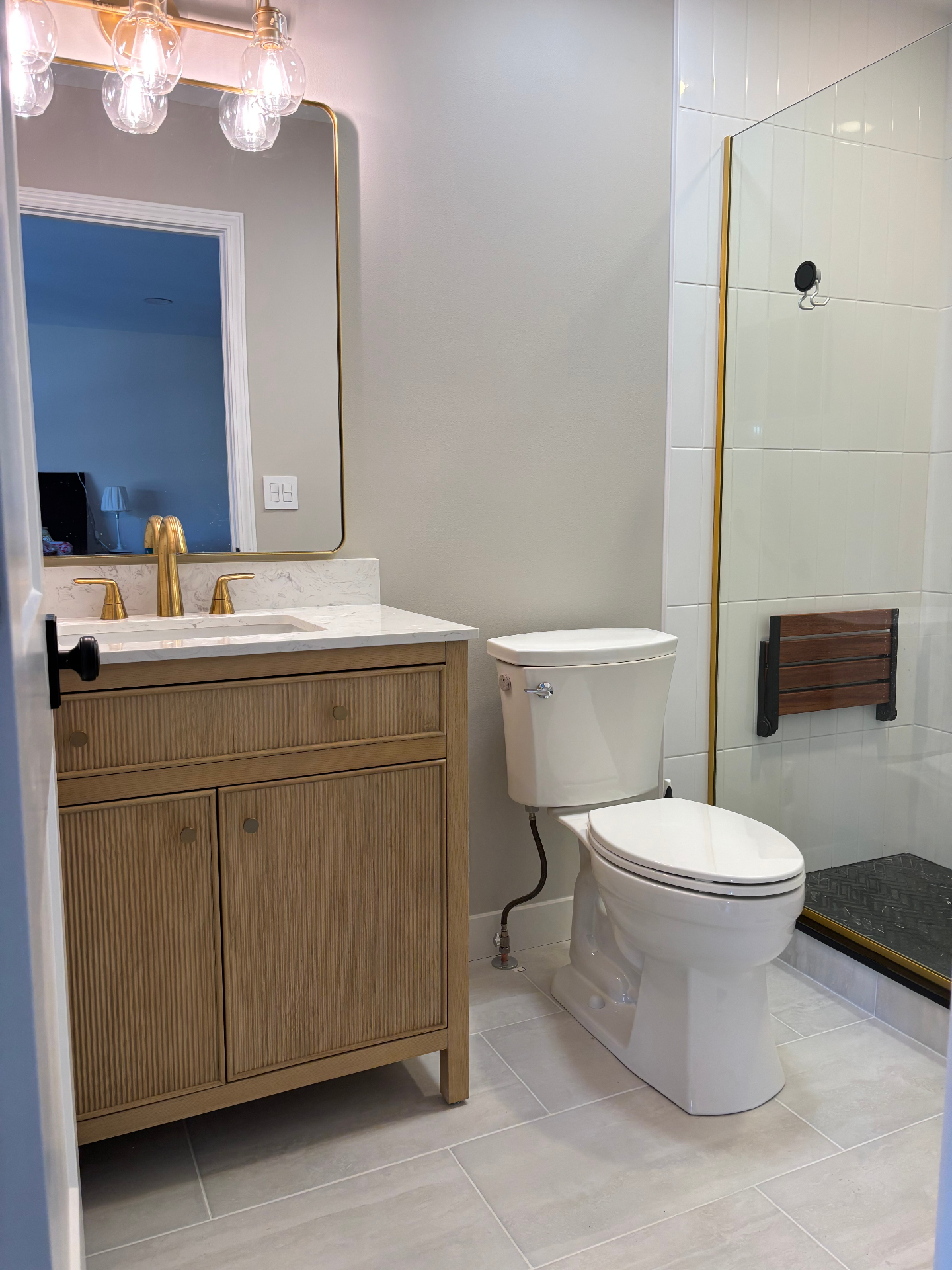 Finished bathroom and shower layout in Vernon Hills, IL guest suite addition