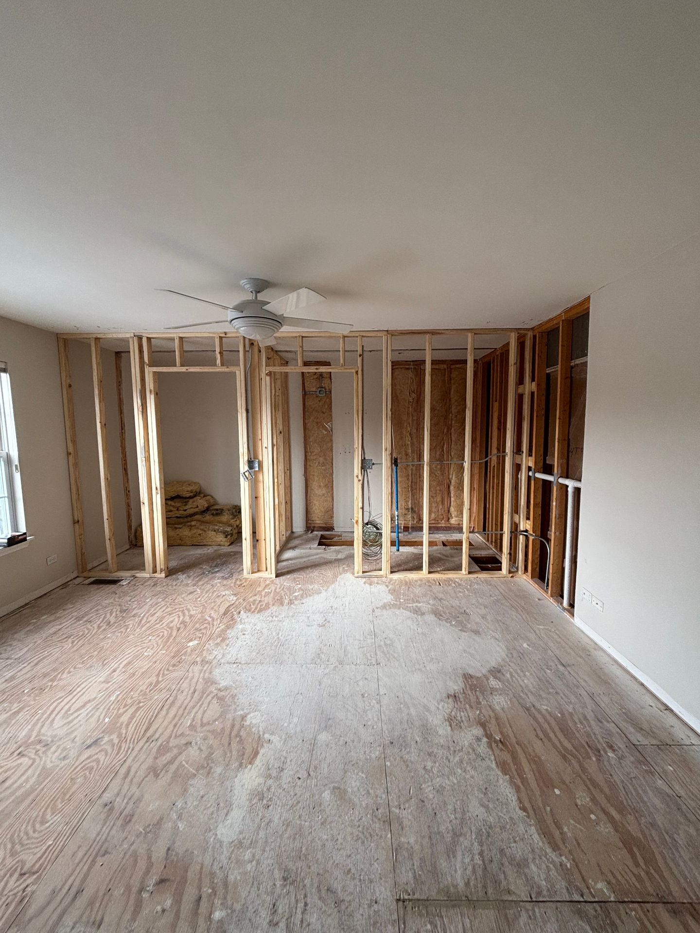 Guest bedroom before bathroom and closet addition in Vernon Hills, IL home