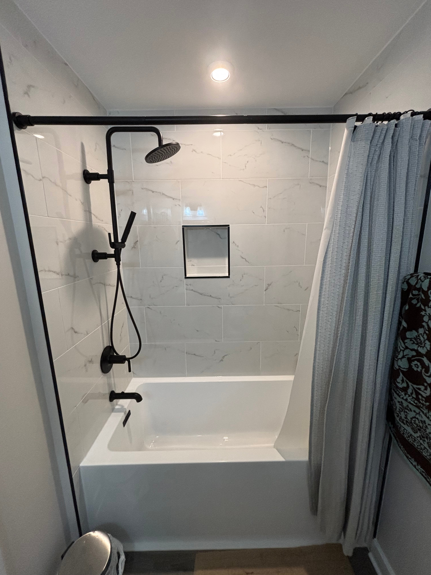 Tub & Surround Refresh — Lake Zurich, IL