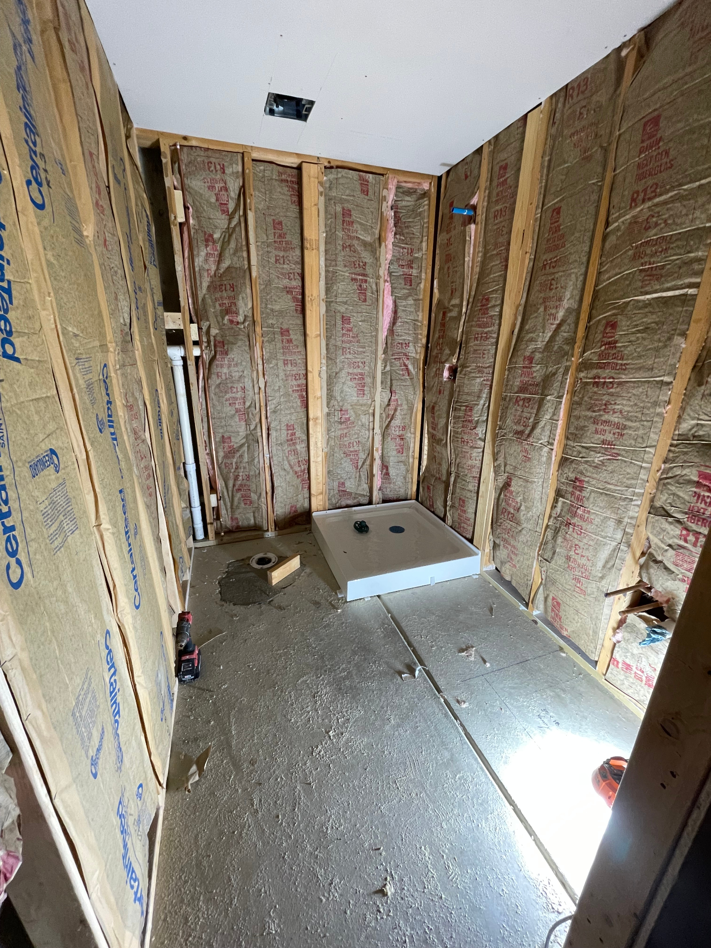 Lake in the Hills, IL bathroom before remodel